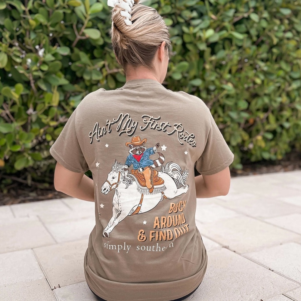 🆕 'Aint My First Rodeo' Short Sleeve Tee by Simply Southern Size L - Picture 2 of 11